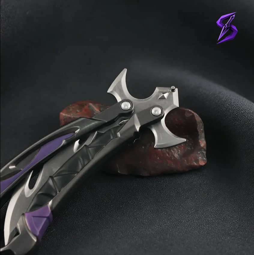 Balisong Reaver 3.0 en position fermée, finitions métalliques