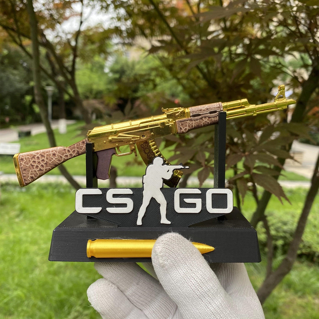 Mini AK-47 Gold Arabesque Metal Model CS2 Game Skin Collectible