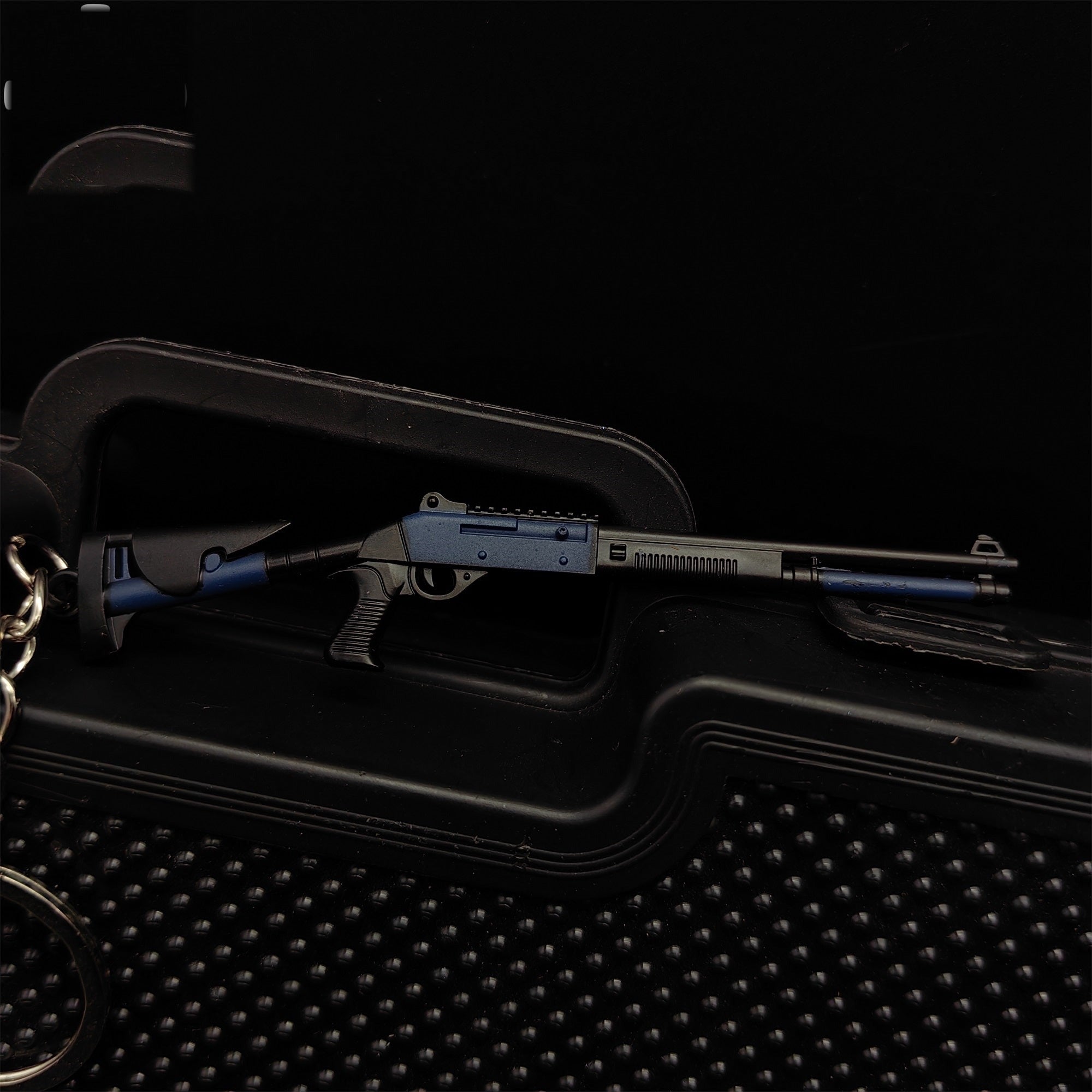 Mini Benelli M1014 Shotgun Metal Keychain
