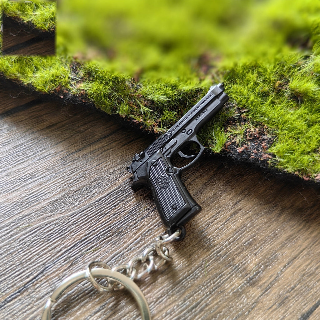 Metal Beretta M92A1 Mini Game Gun Model Keychain