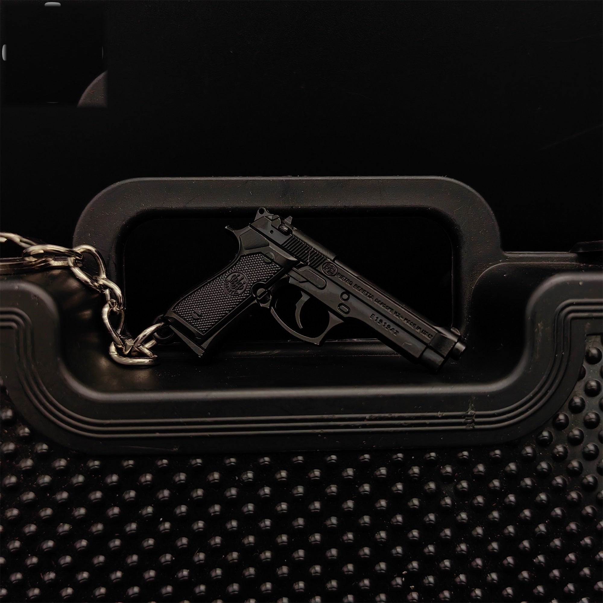 Metal Beretta M92A1 Mini Game Gun Model Keychain