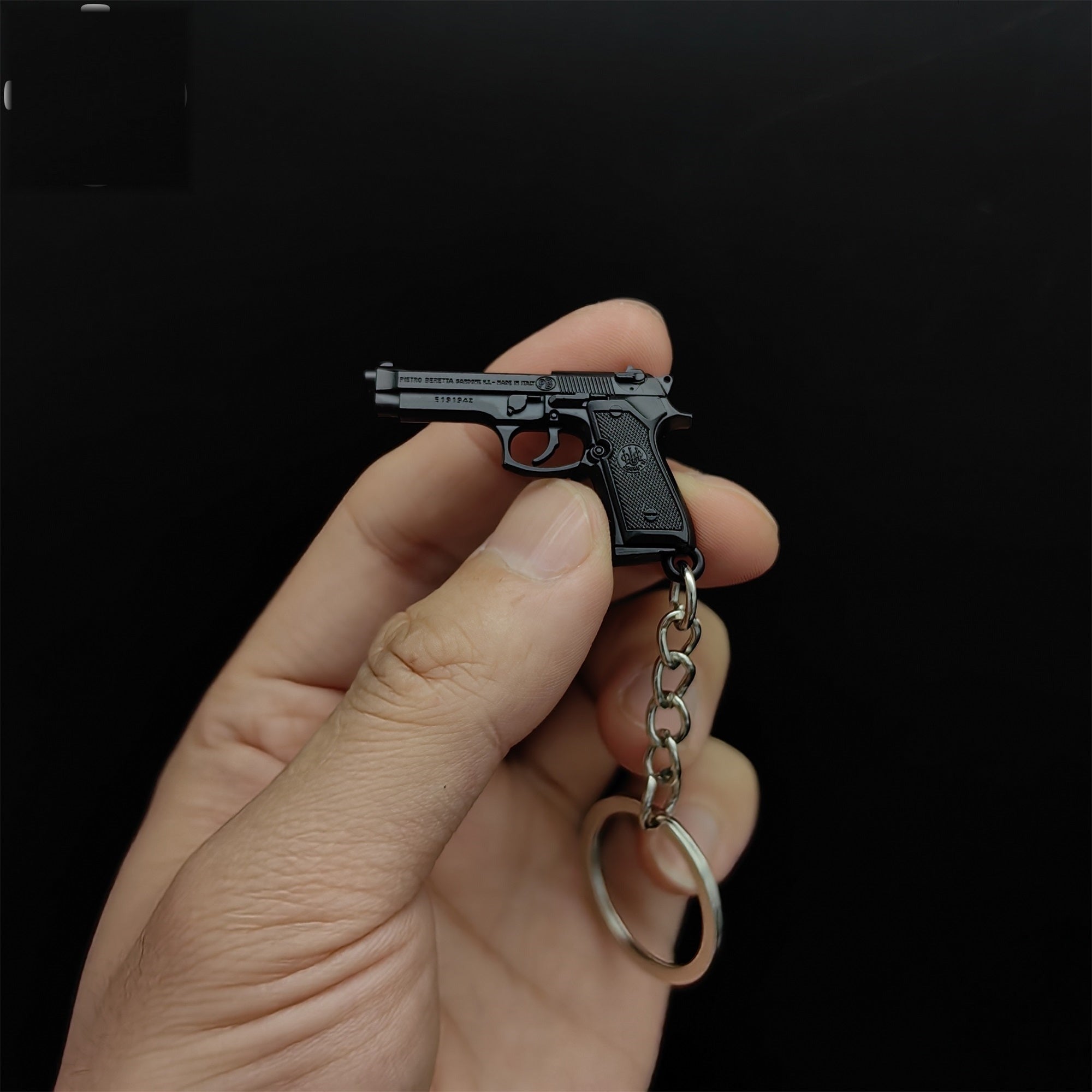 Metal Beretta M92A1 Mini Game Gun Model Keychain