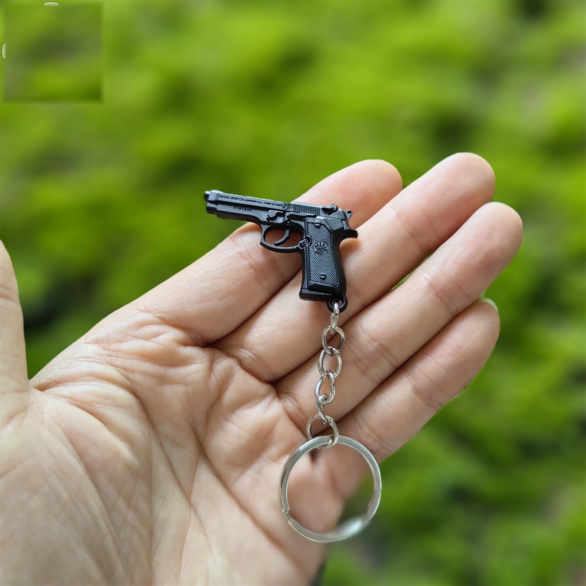 Metal Beretta M92A1 Mini Game Gun Model Keychain
