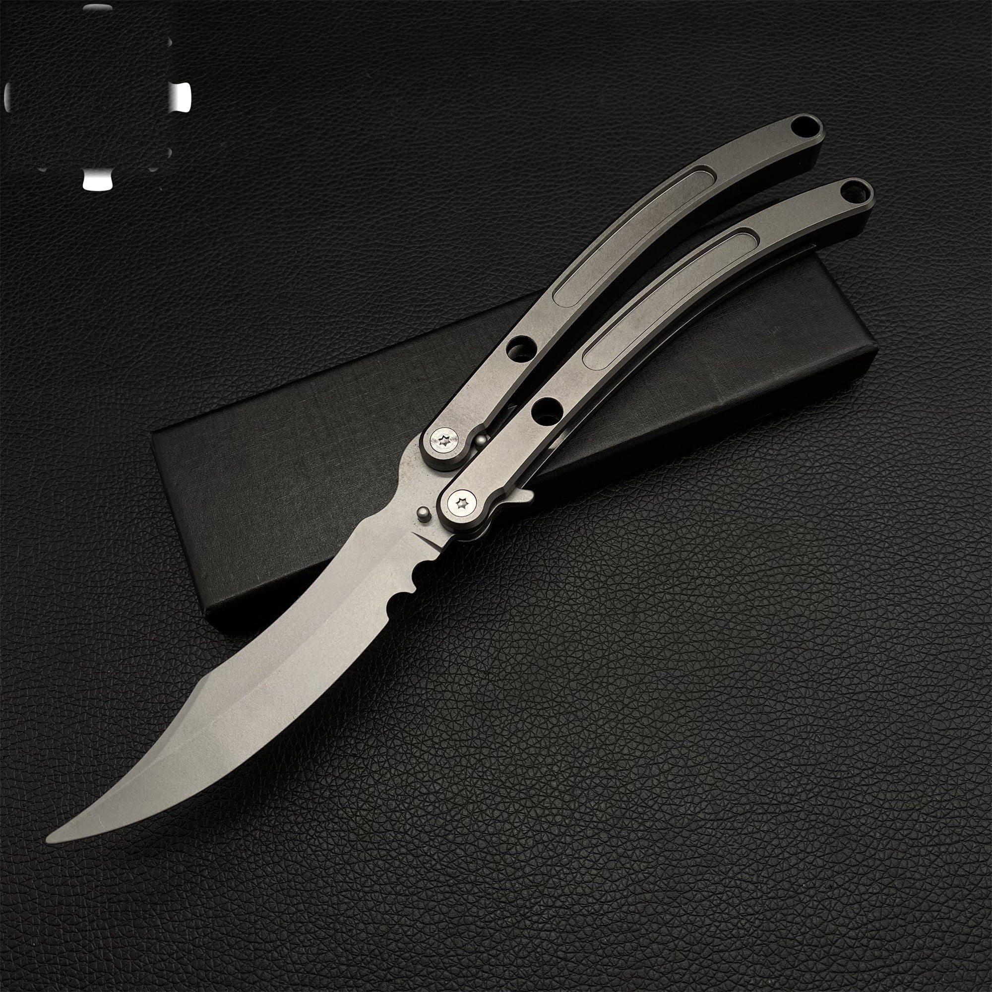 Couteaux Valorant en Métal – Répliques Skins de Collection