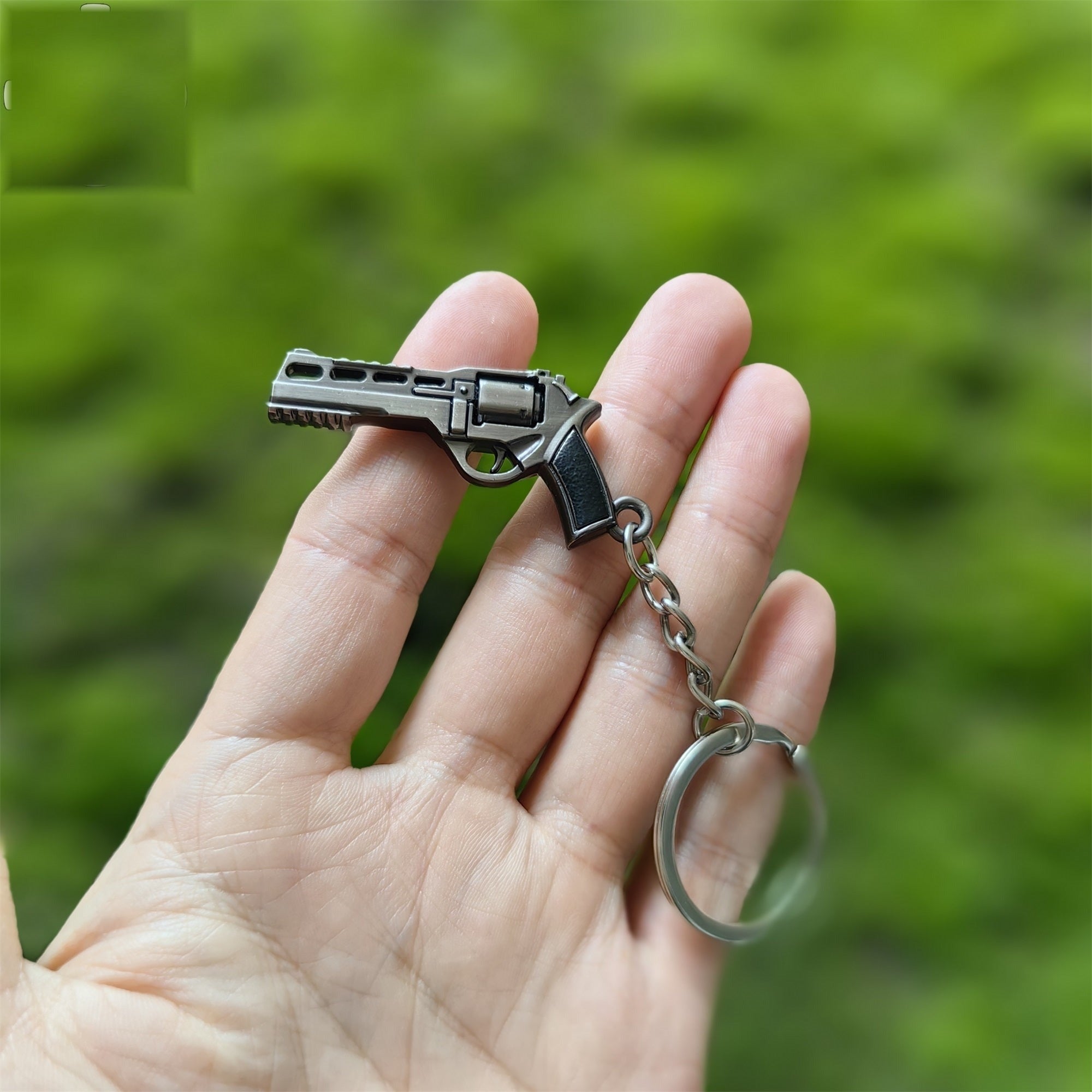Mini Bull R45 Revolver Pistol Metal Keychain