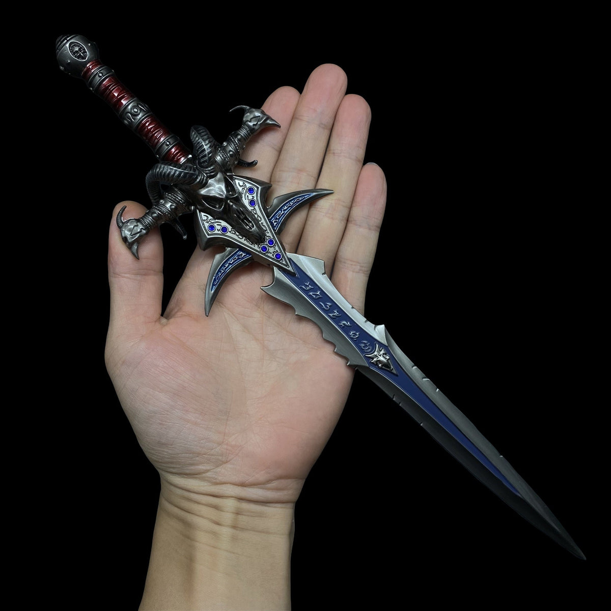 Mini Réplique Métal Frostmourne du Roi-Liche (World of Warcraft)