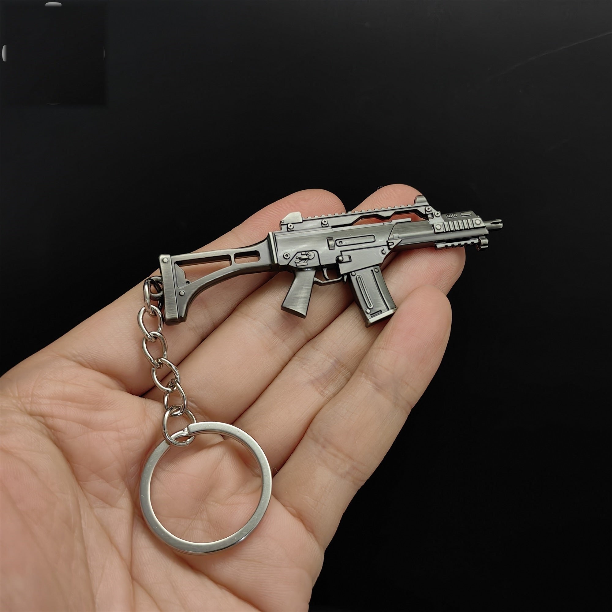 Tiny Gewehr 36C Assault Rifle Model Metal Keychain