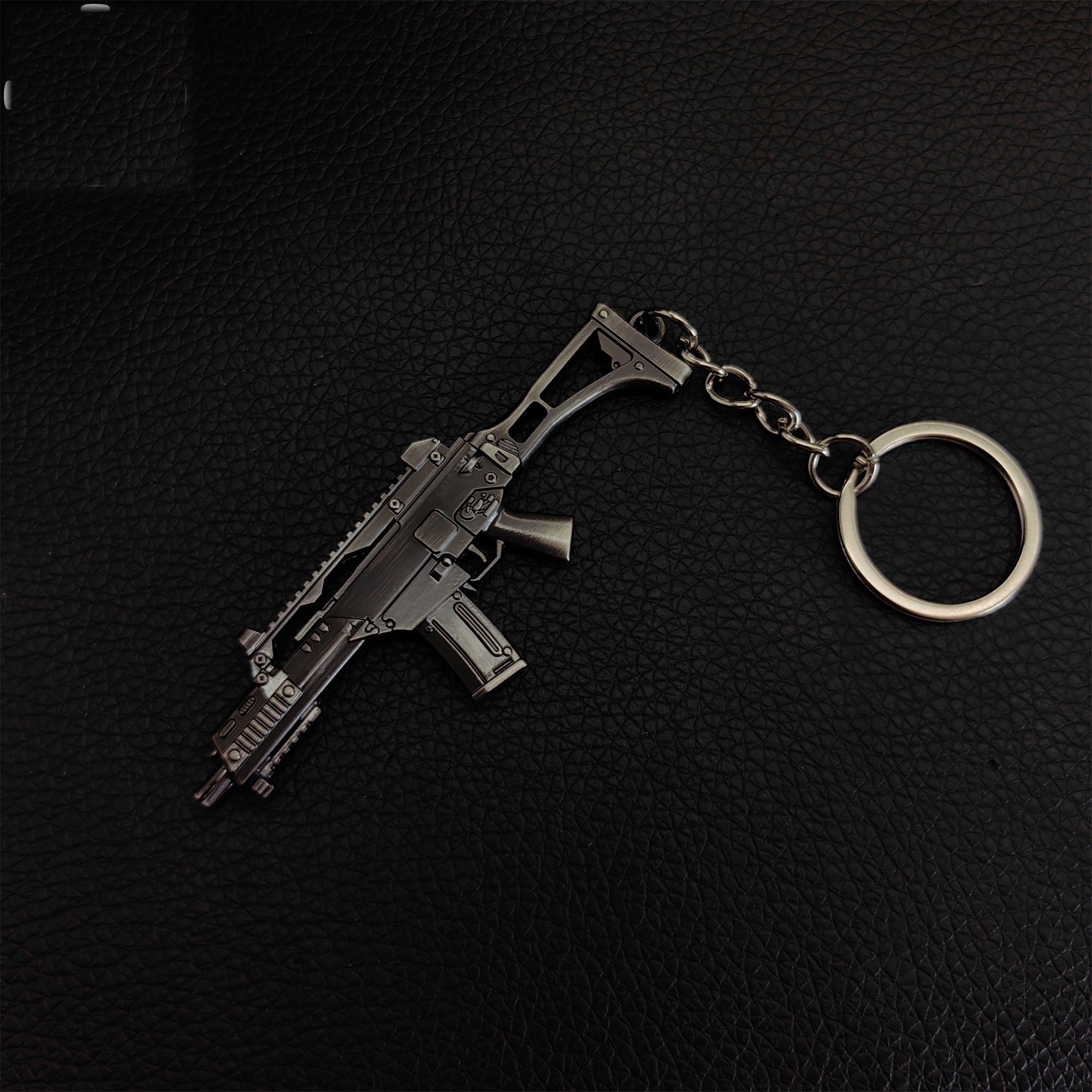 Tiny Gewehr 36C Assault Rifle Model Metal Keychain