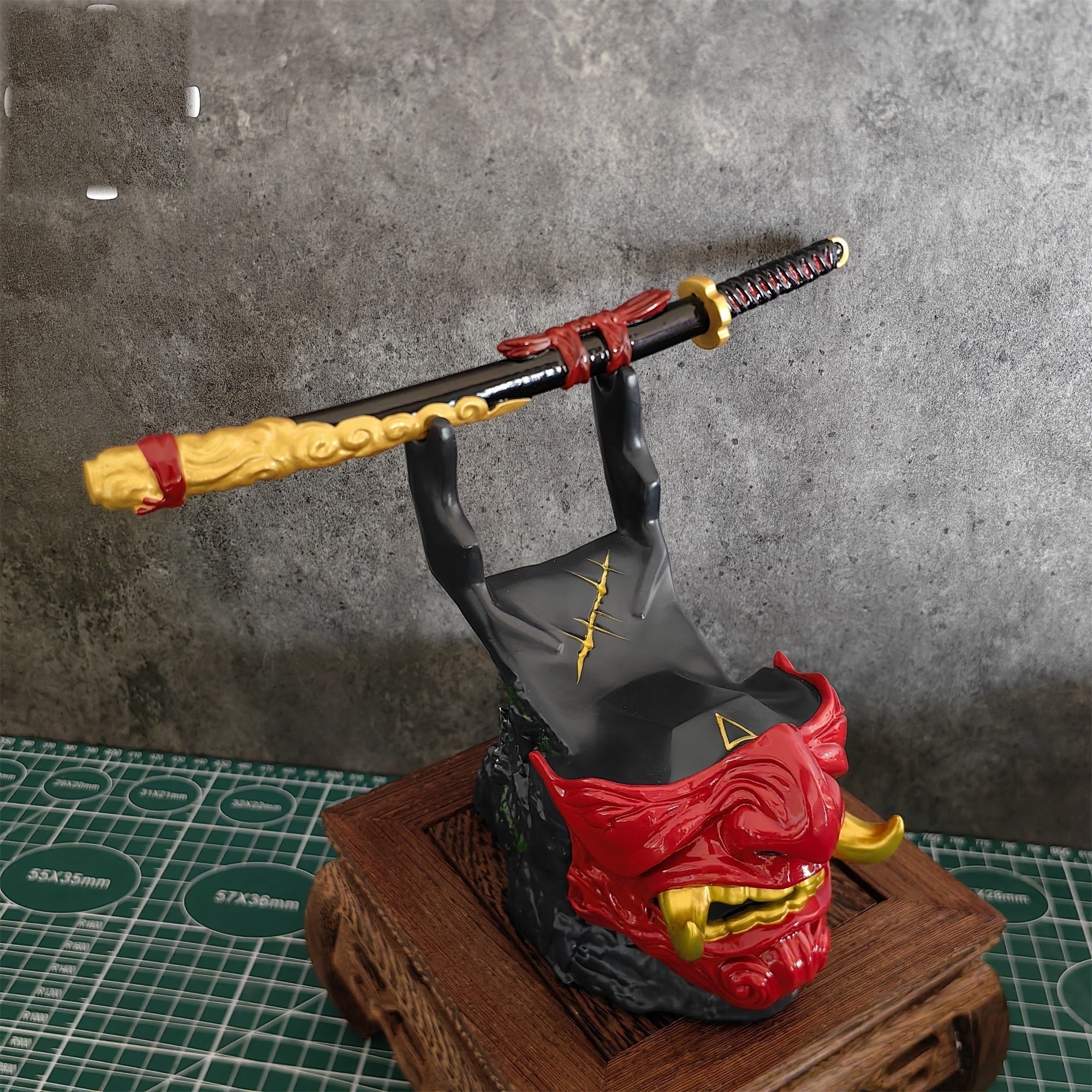 Ghost Oni Samurai Helmet Gaming Controller Stand