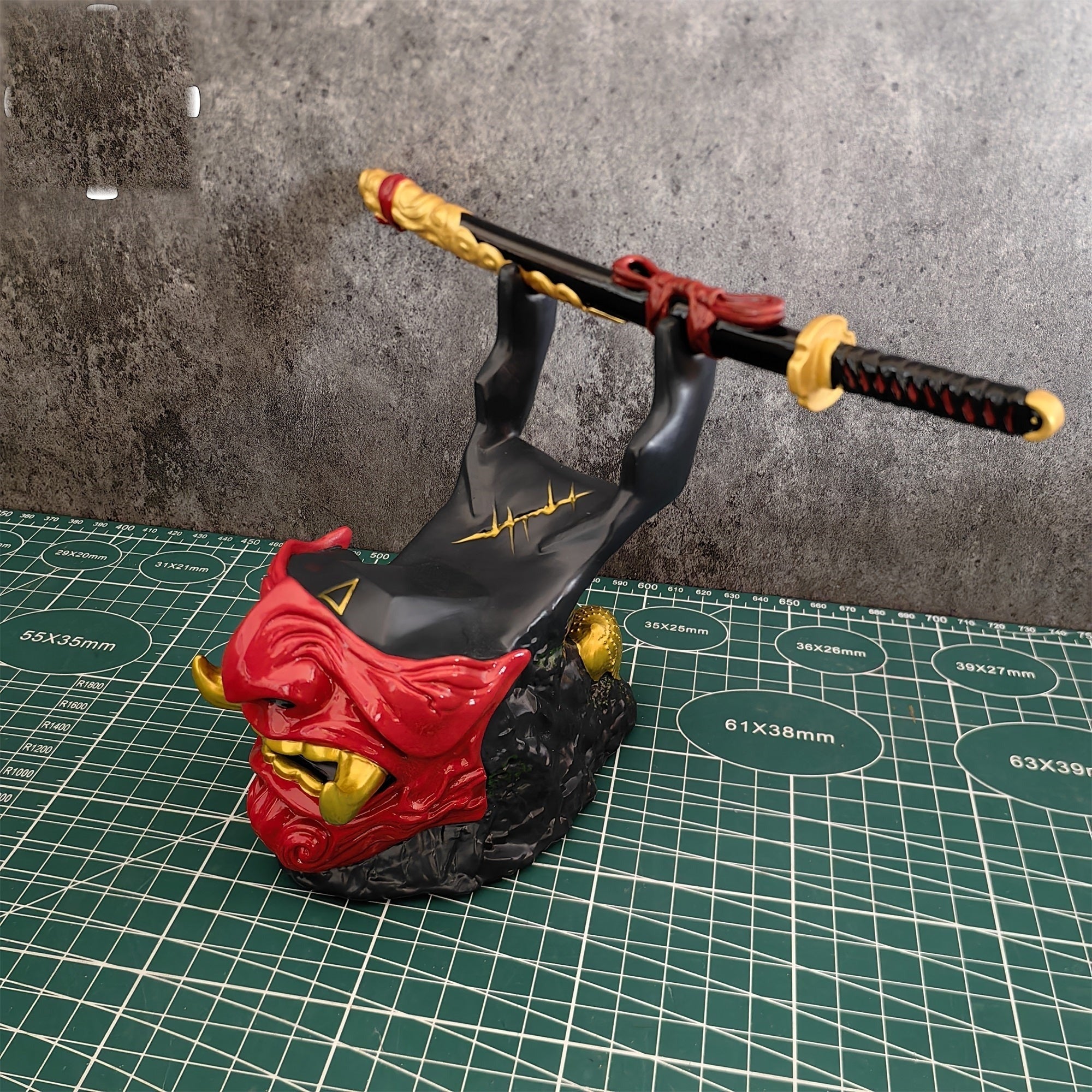 Ghost Oni Samurai Helmet Gaming Controller Stand