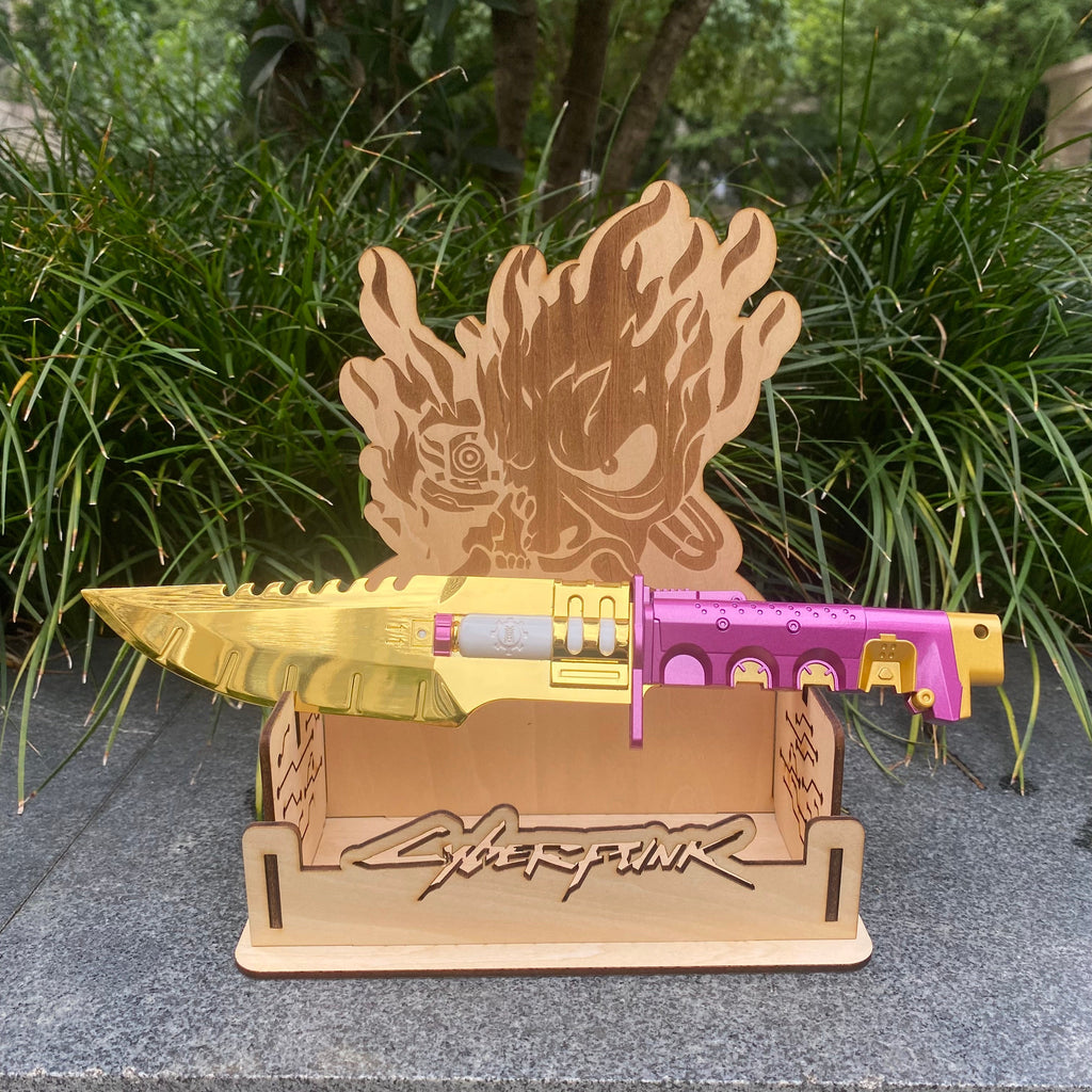 Headhunter Life Size Metal Replica