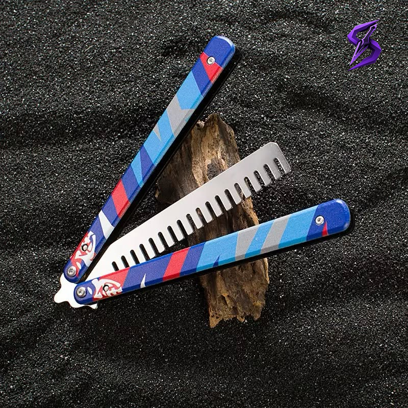 Peigne balisong Yoru en position fermée, finition premium