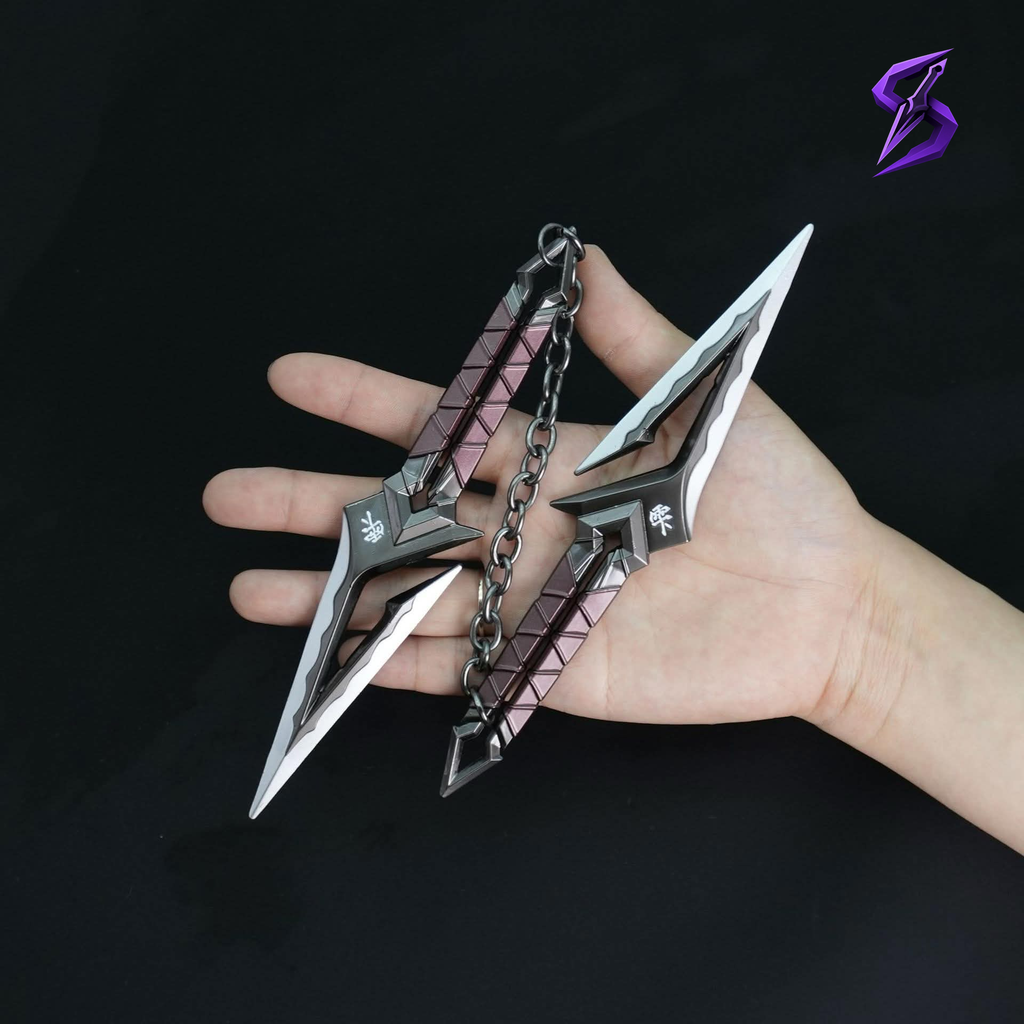Kunai Kuronami en métal, coloris présentés côte à côte