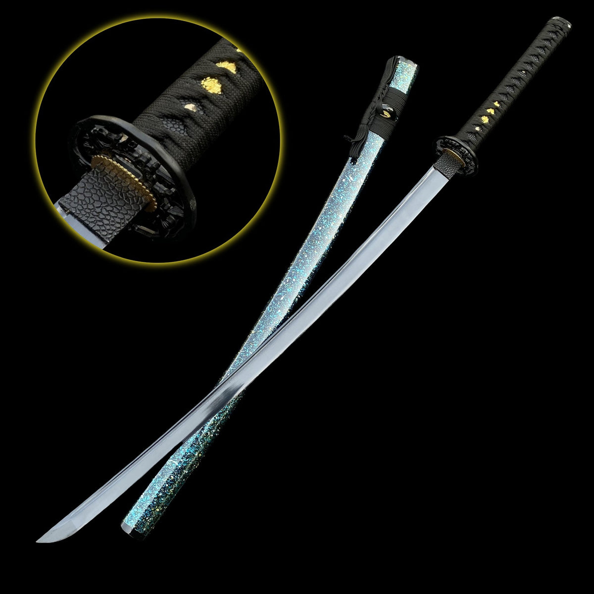 Katana Japonais à Lame Noire – Motif Fleur de Prunier