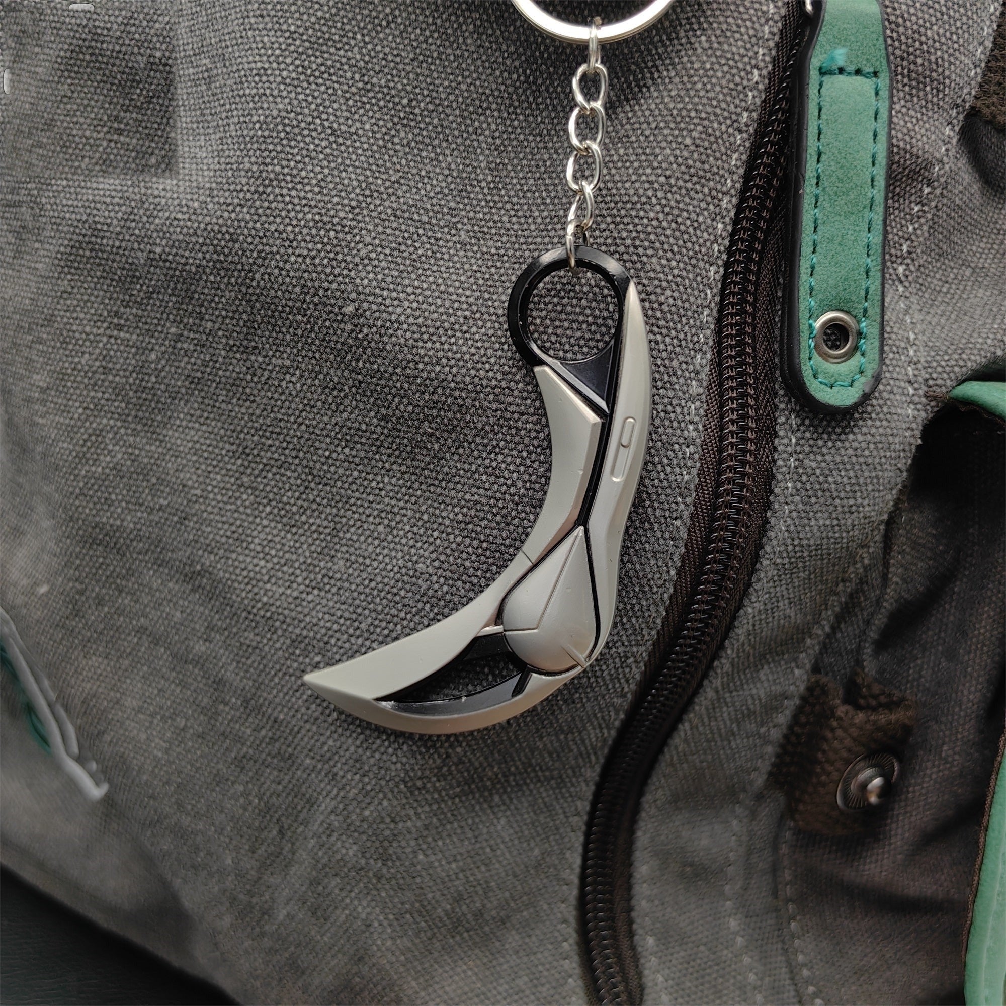Mini Ion Karambit Metal Keychain