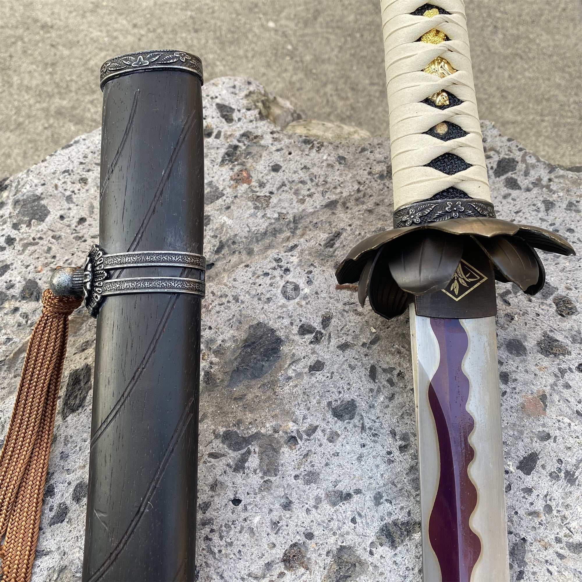 Life-Size Kusabimaru Katana, Gracious Gift of Tears, Black Mortal Blade Replicas