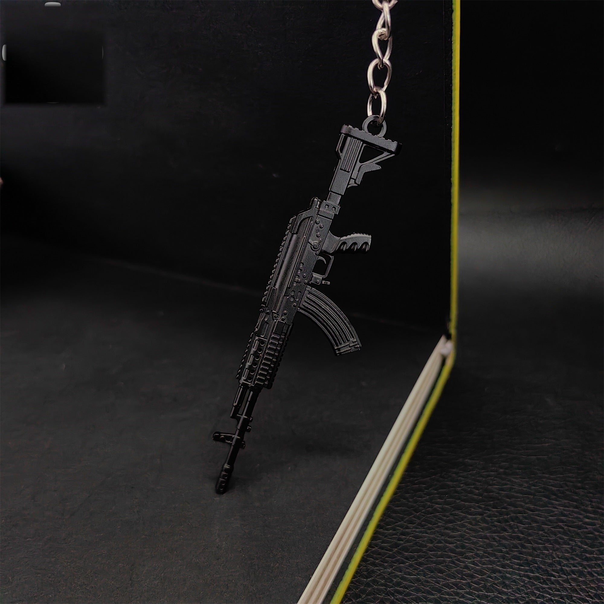 Metal M762 Mini Gun Model Keychain Pendant