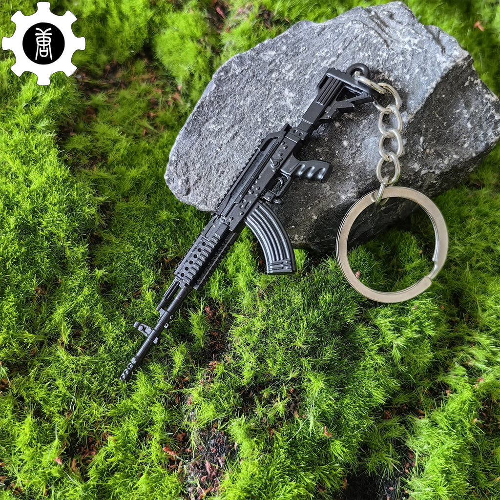 21 in 1 World Famous Assault Rifle Gun Keychain Metal Pendant For Military Hobby