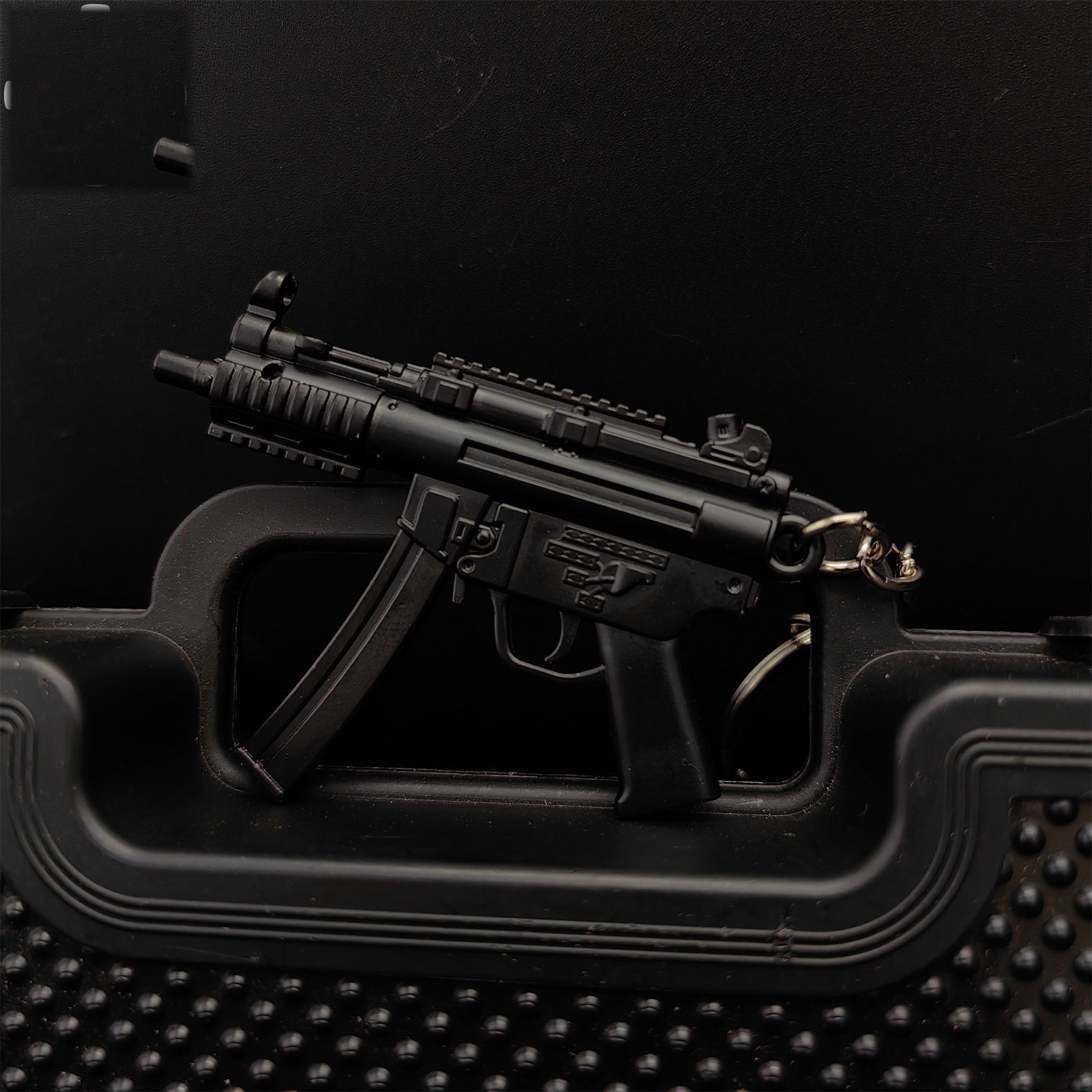 Metal MP5K Mini Submachine Gun Model Keychain