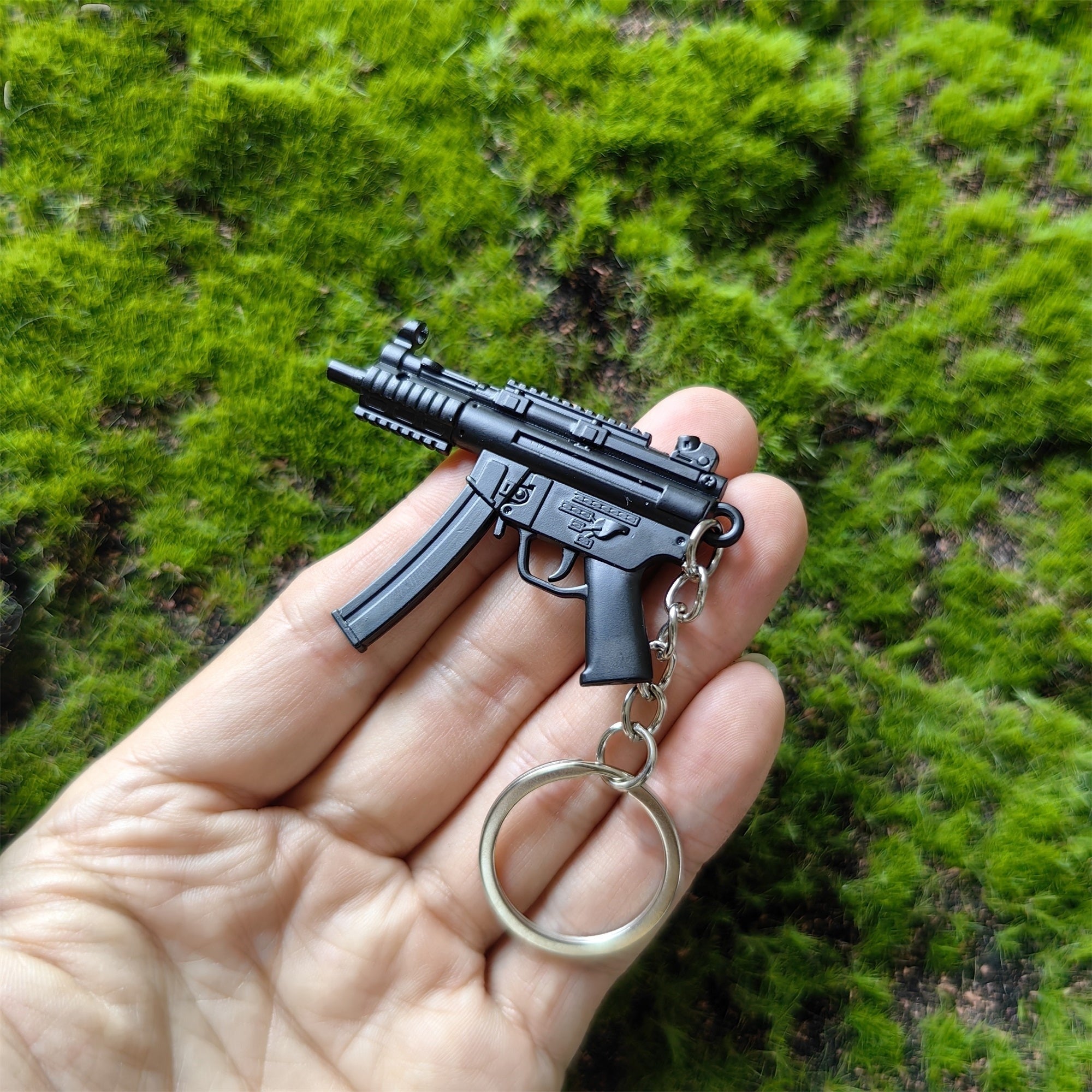 Metal MP5K Mini Submachine Gun Model Keychain