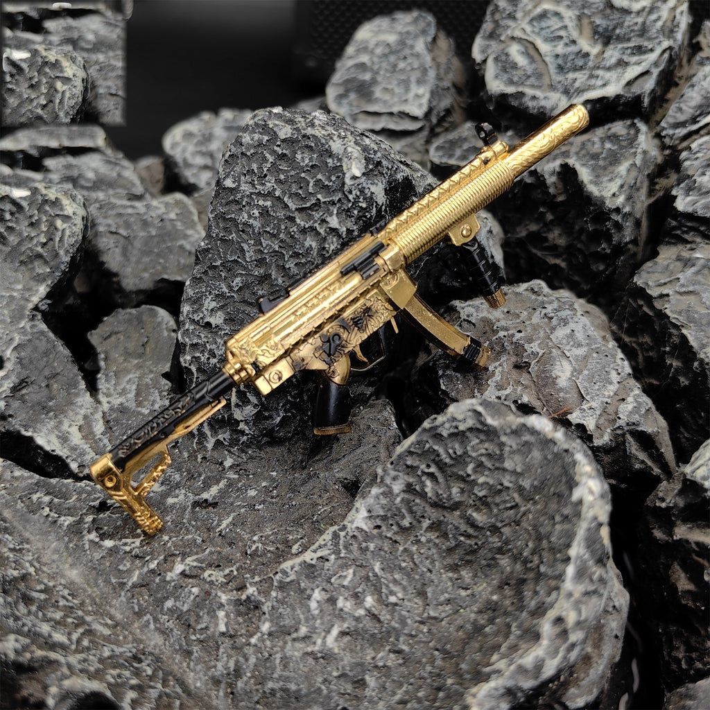 Tiny Metal Golden MP5 Submachine Gun Model Keychain