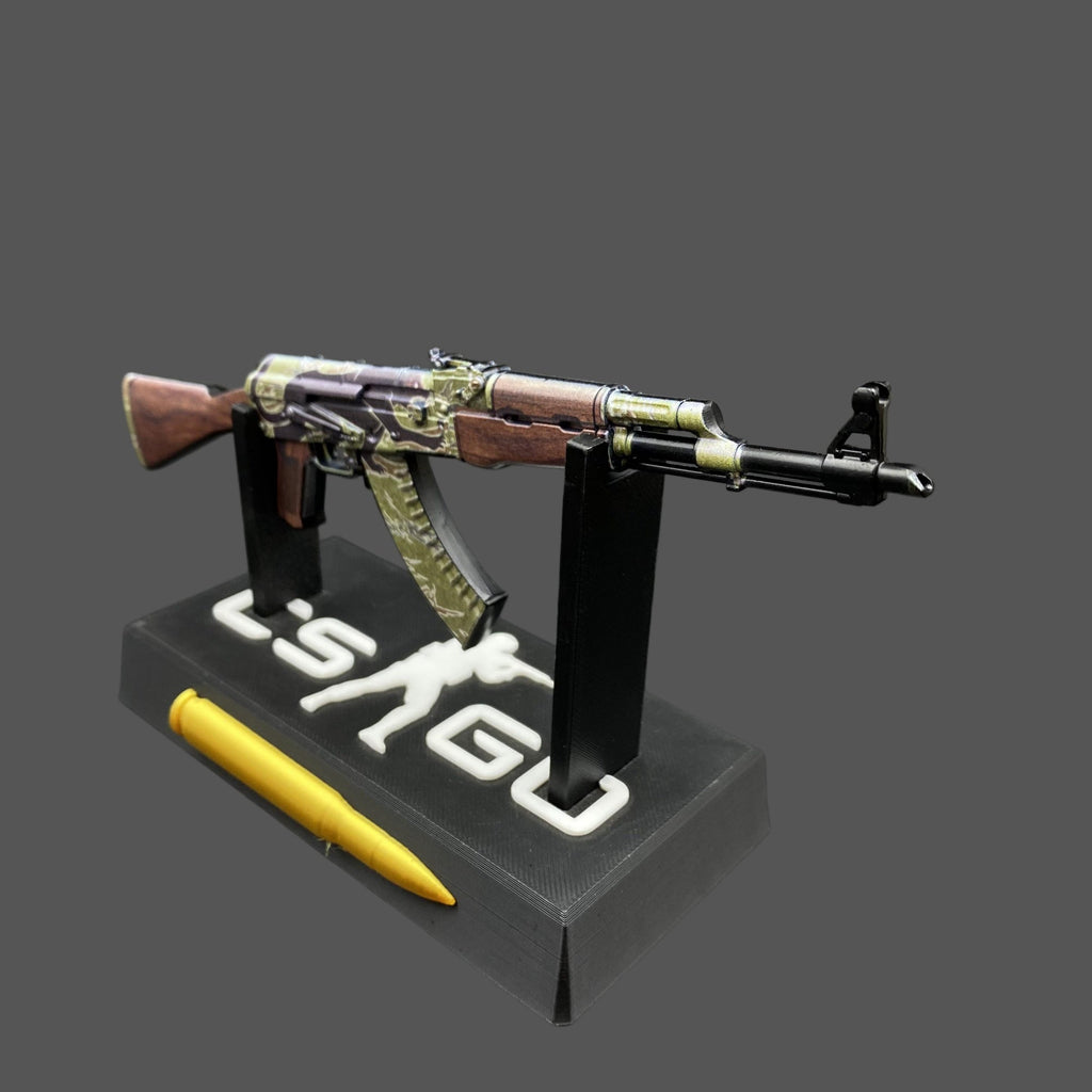 Mini AK-47 Jaguar Metal Model CS2 Game Collectible