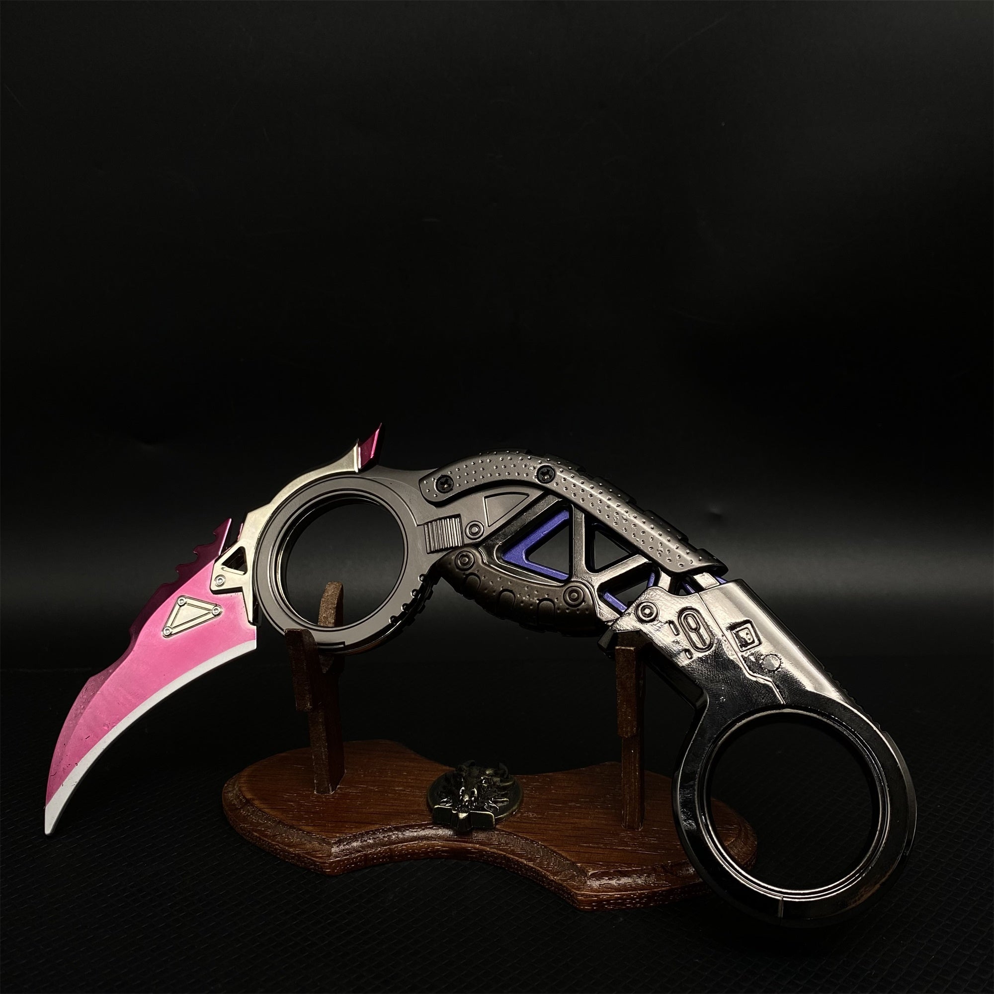 Foldable Raptor's Claw Metal Blunt Replica- Old Version