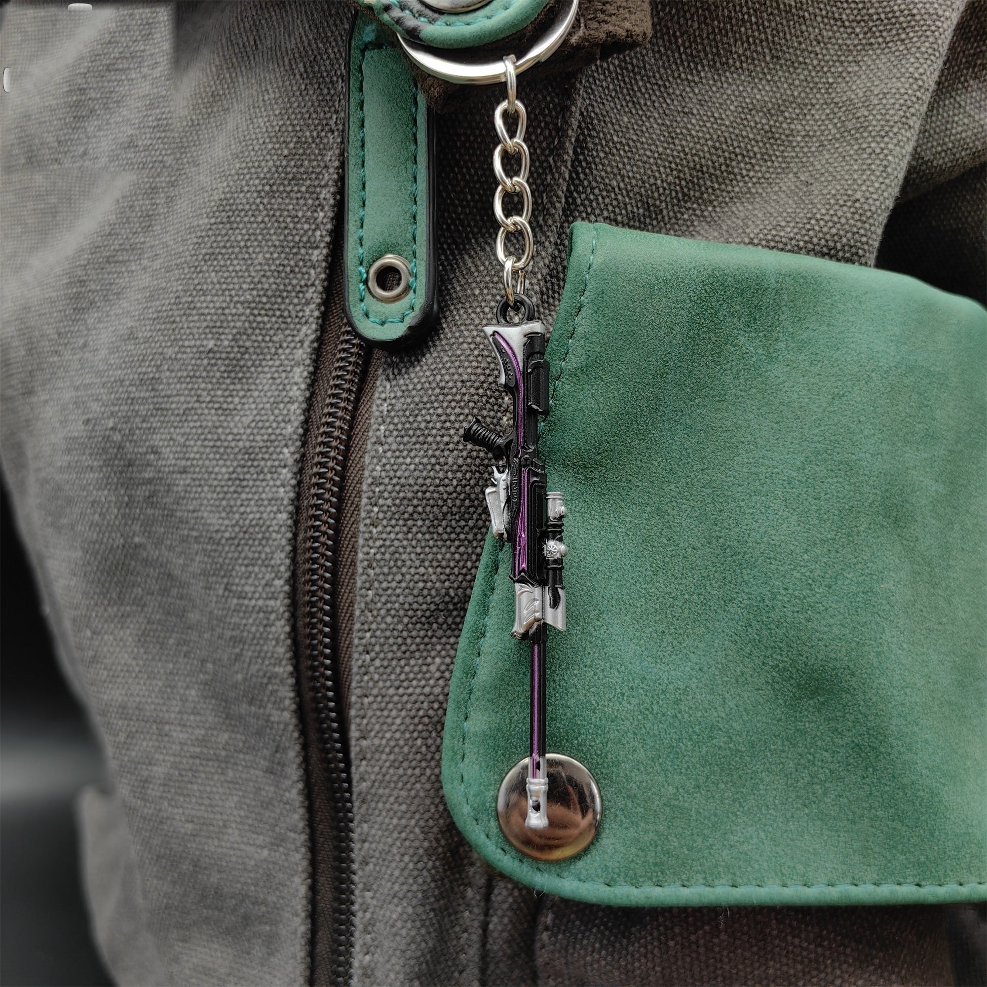 Metal Reaver Operator Gun Tiny KeyChain Pendant