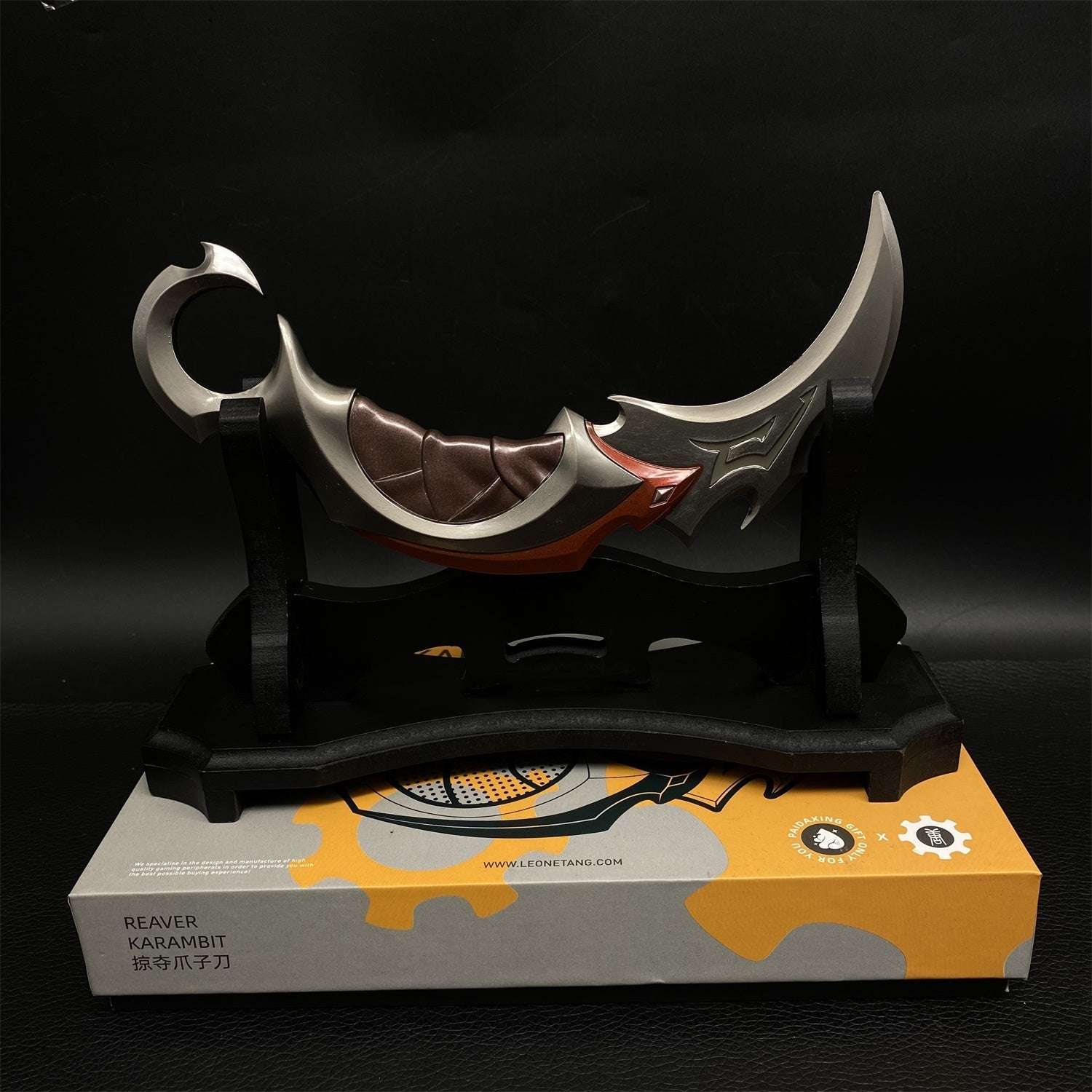 Réplique Métal Karambit Reaver – Lame Émoussée Luminescente (Valorant)