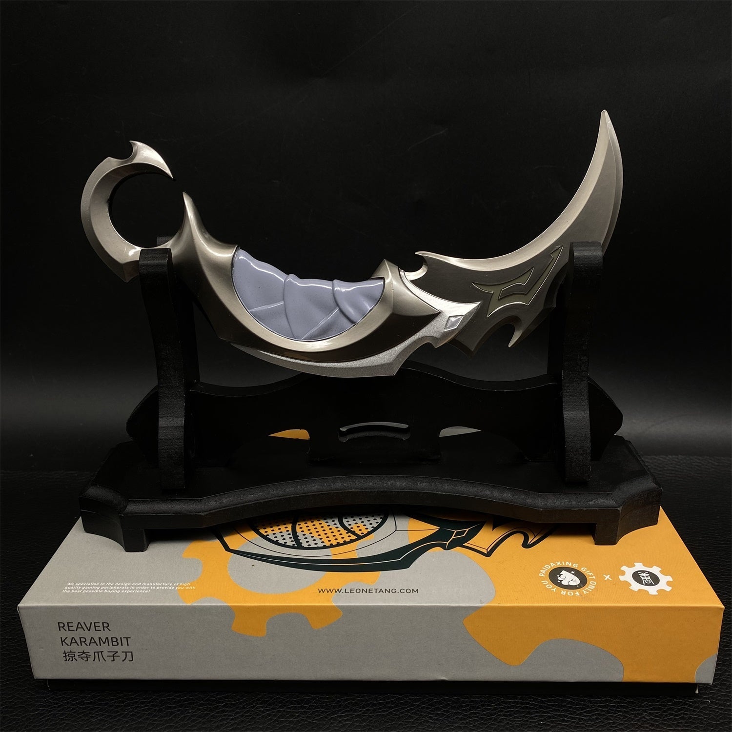 Réplique Métal Karambit Reaver – Lame Émoussée Luminescente (Valorant)