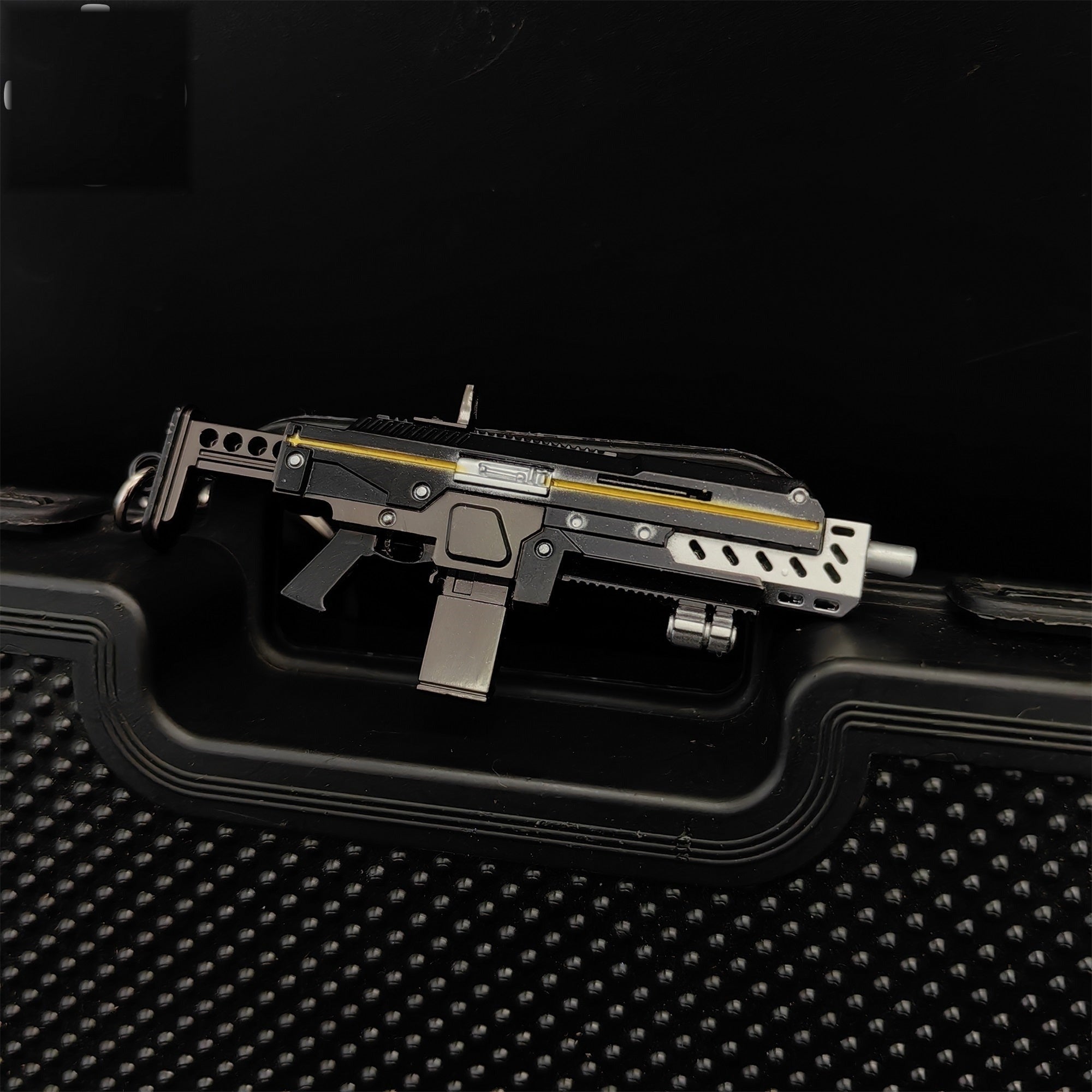 Tiny SG-225 Breaker Gun Model Metal Keychain
