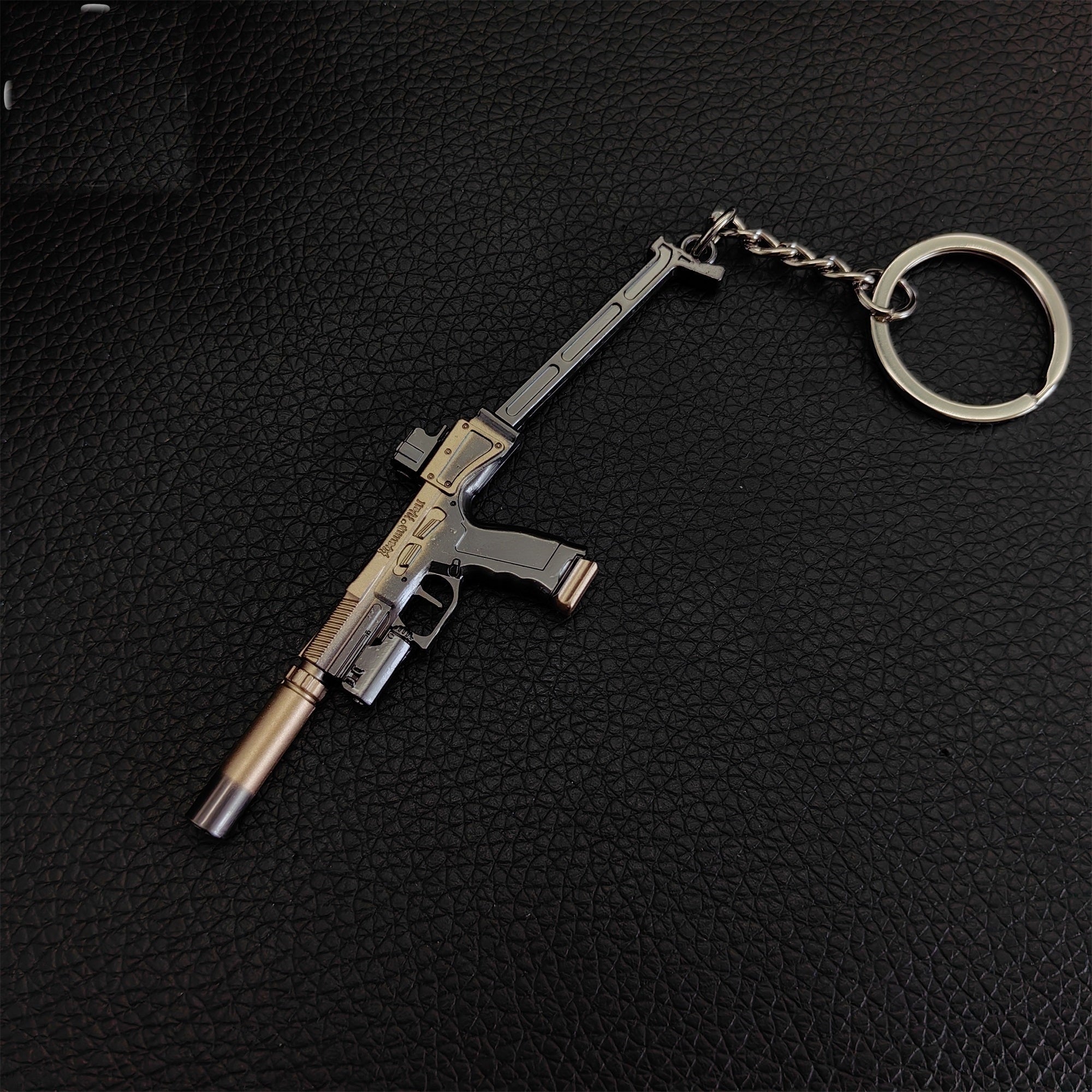 Tiny Re8 USM-AI Gun Model Metal Keychain