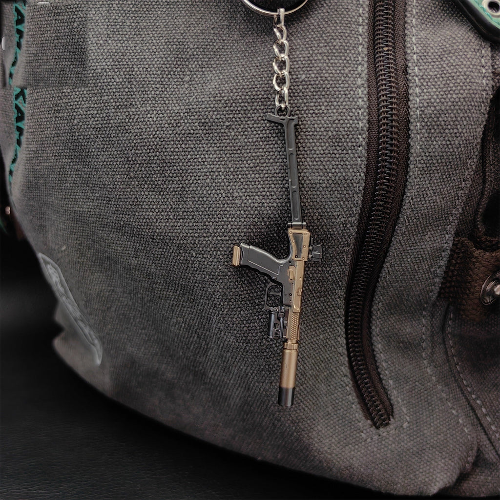 Tiny Re8 USM-AI Gun Model Metal Keychain