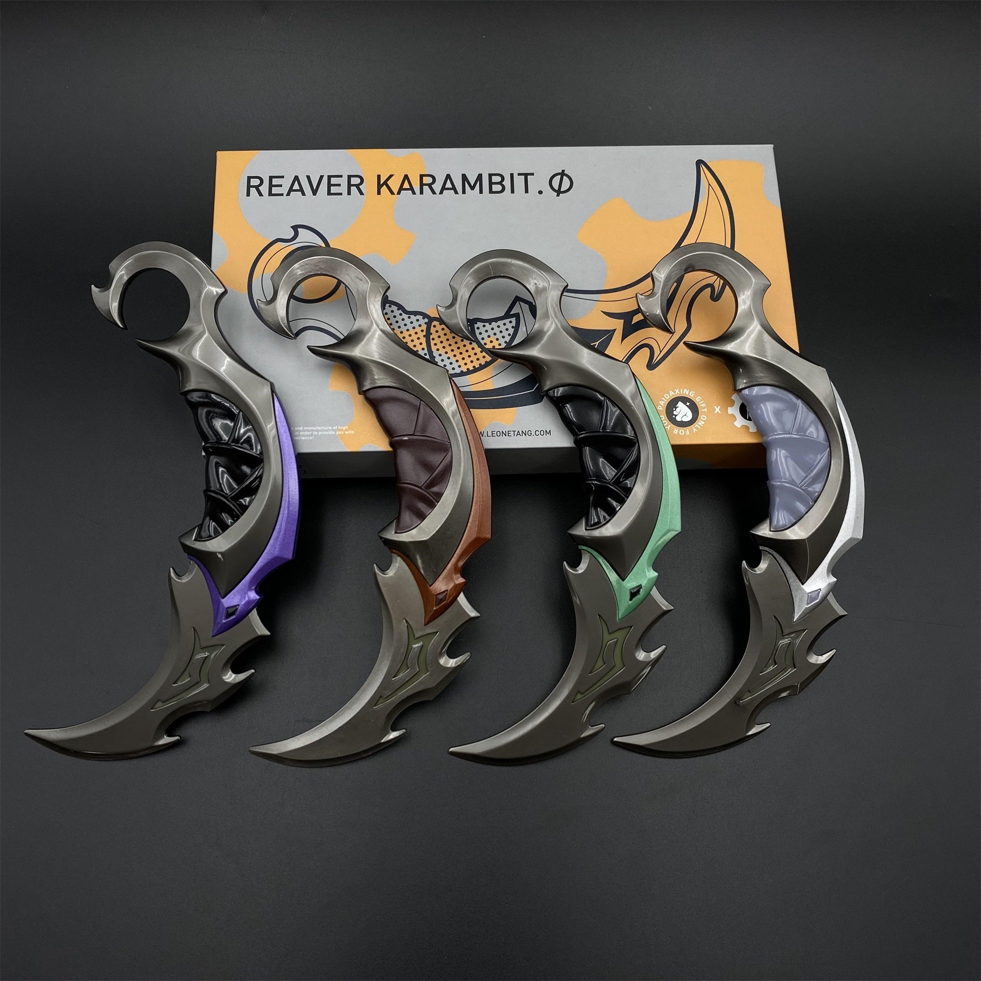 Réplique Métal Karambit Reaver – Lame Émoussée Luminescente (Valorant)