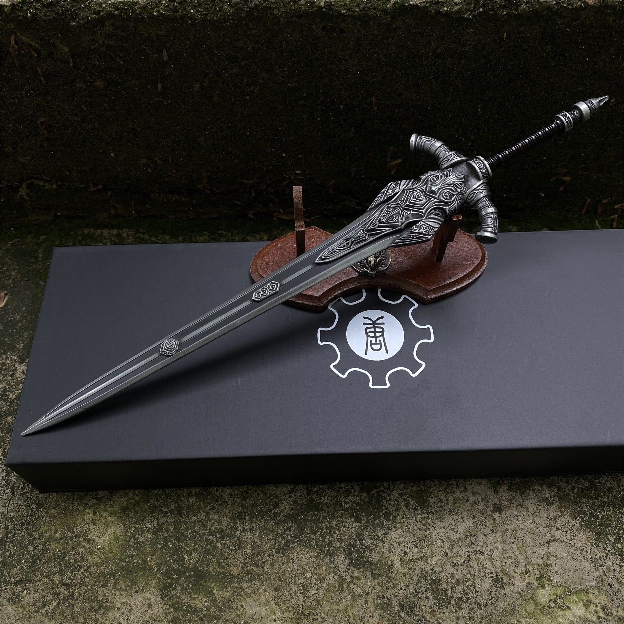 Soul Game Classical Wolf Knight's Greatsword Metal Replica 1/6 Scale