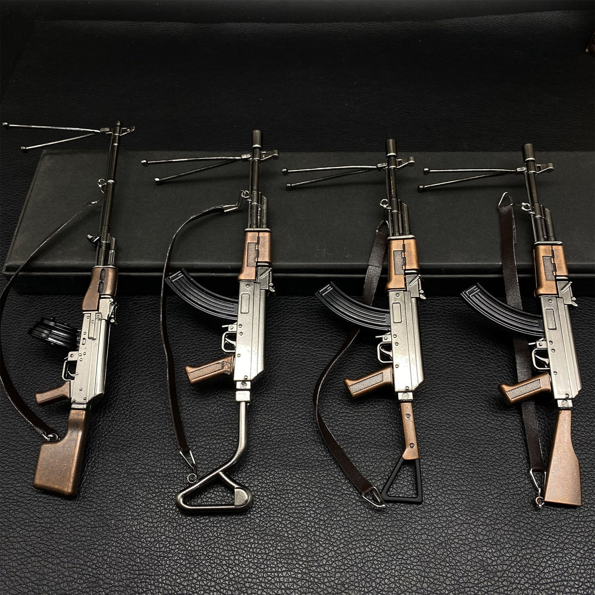 Mini Répliques Métal AK-47, RPK & Type 81