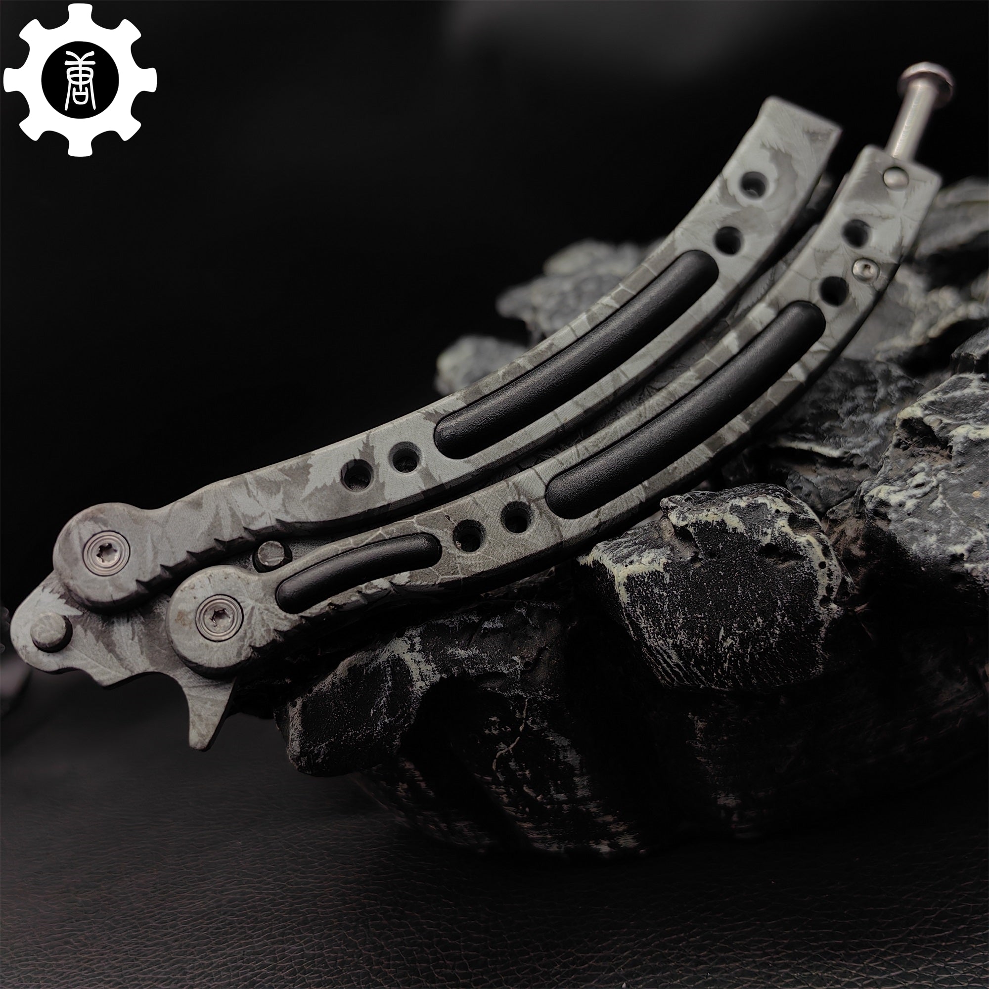 Game Butterfly Knife Maple Leaf Balisong