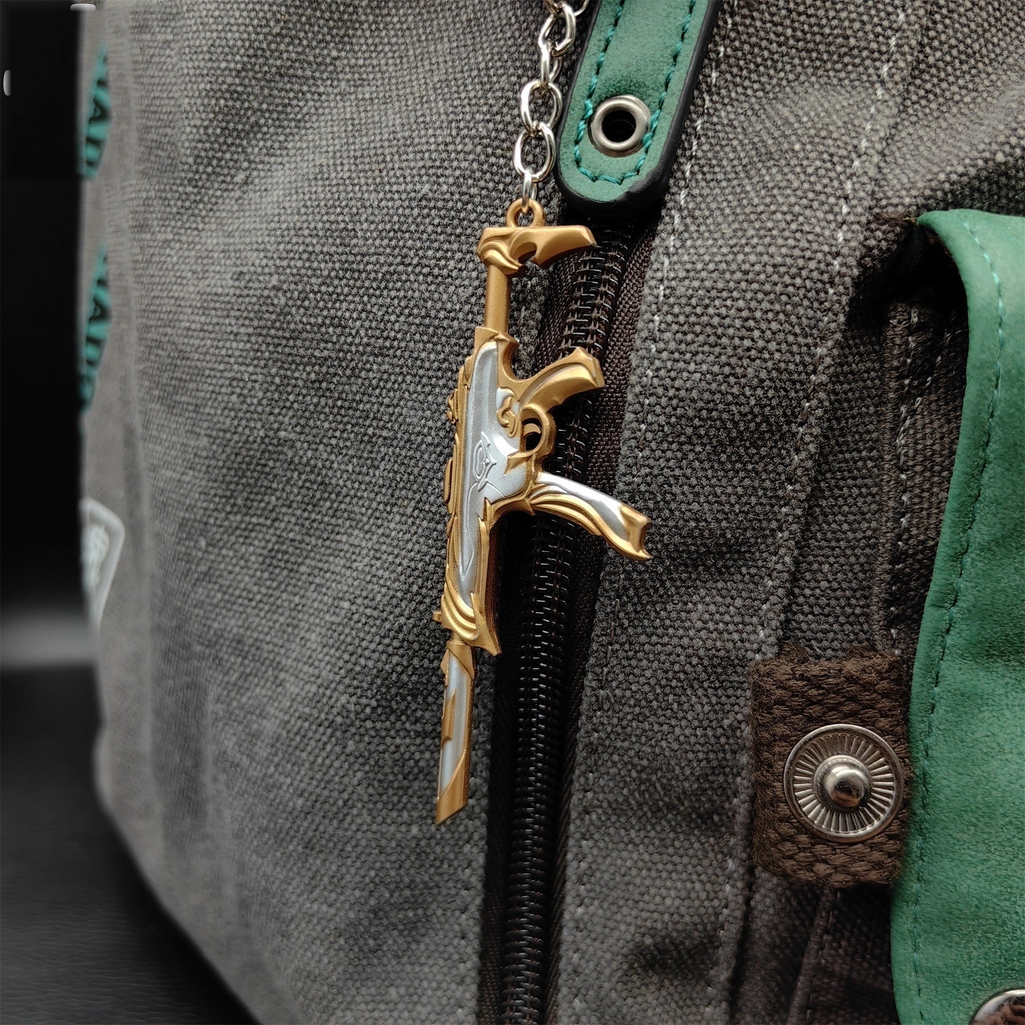 Metal Forsaken Spectre Gun Tiny KeyChain Pendant