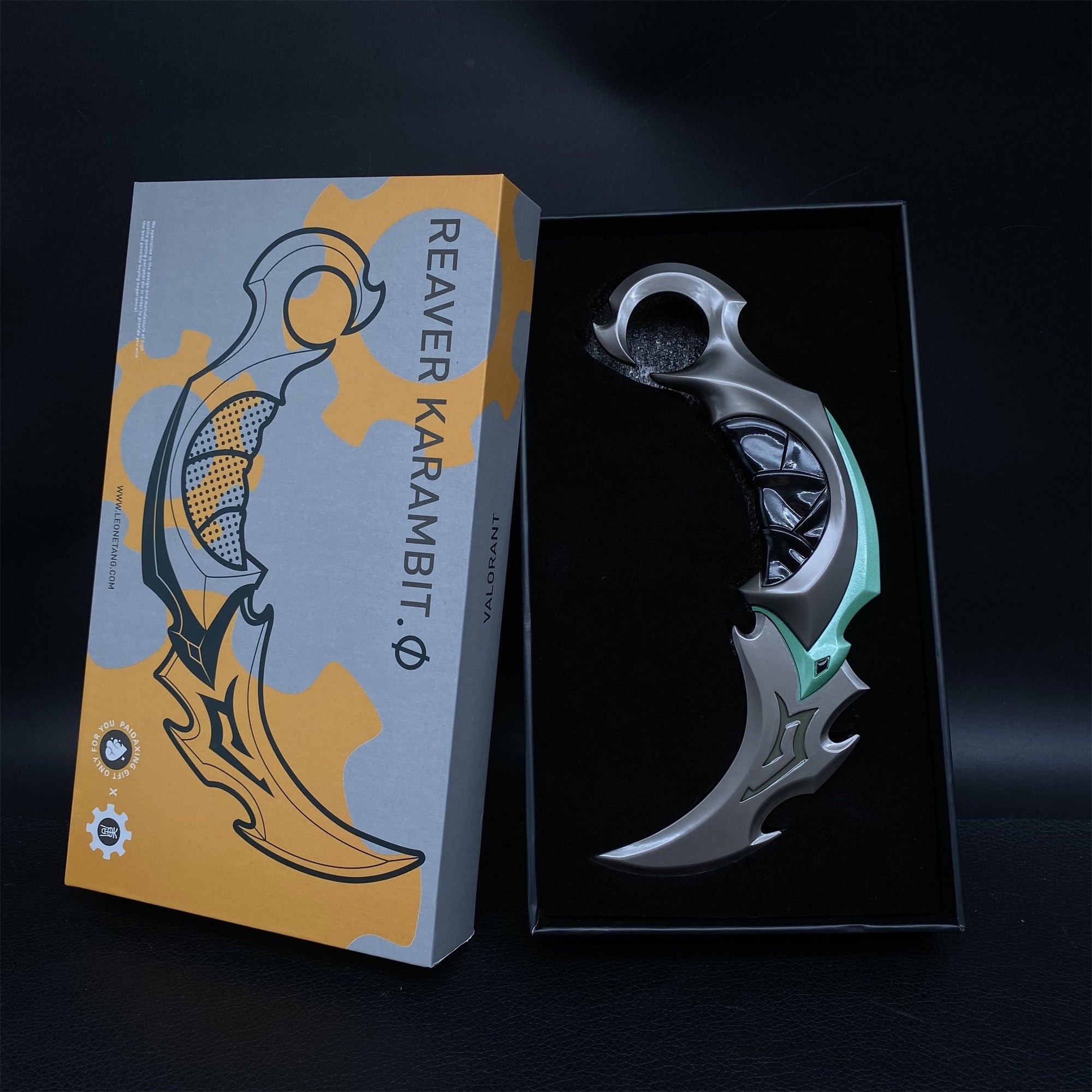 Réplique Métal Karambit Reaver – Lame Émoussée Luminescente (Valorant)