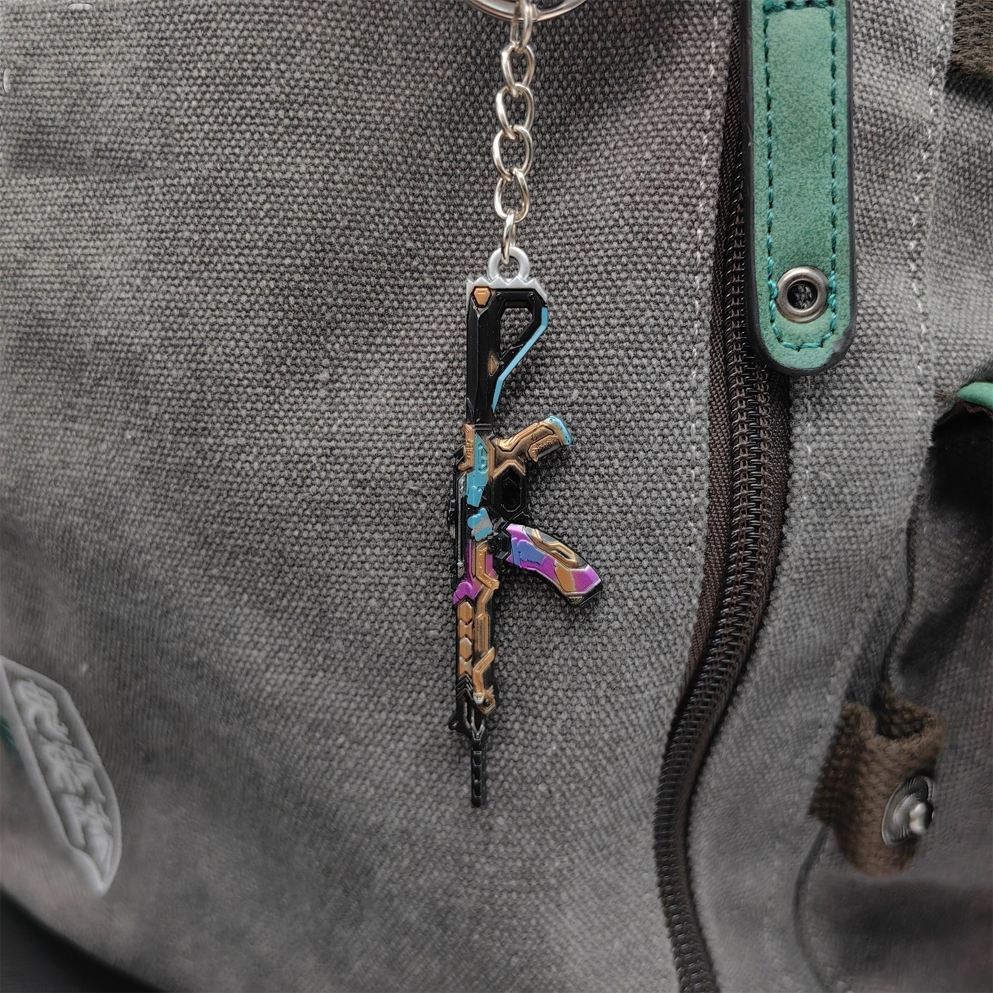 Mini Glitchpop Vandal Gun Metal Keychain