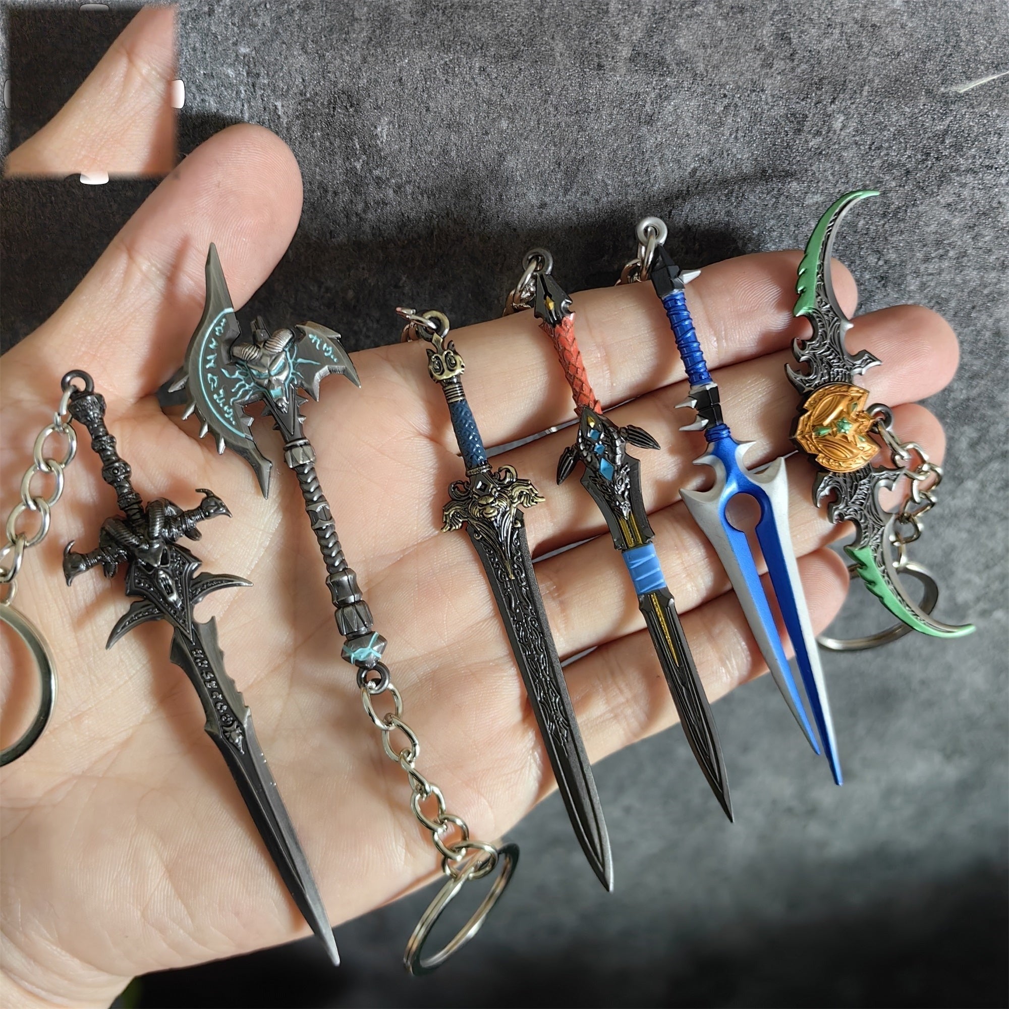 WOW Metal Mini Weapons Keychain Pendant 6 In 1 Pack