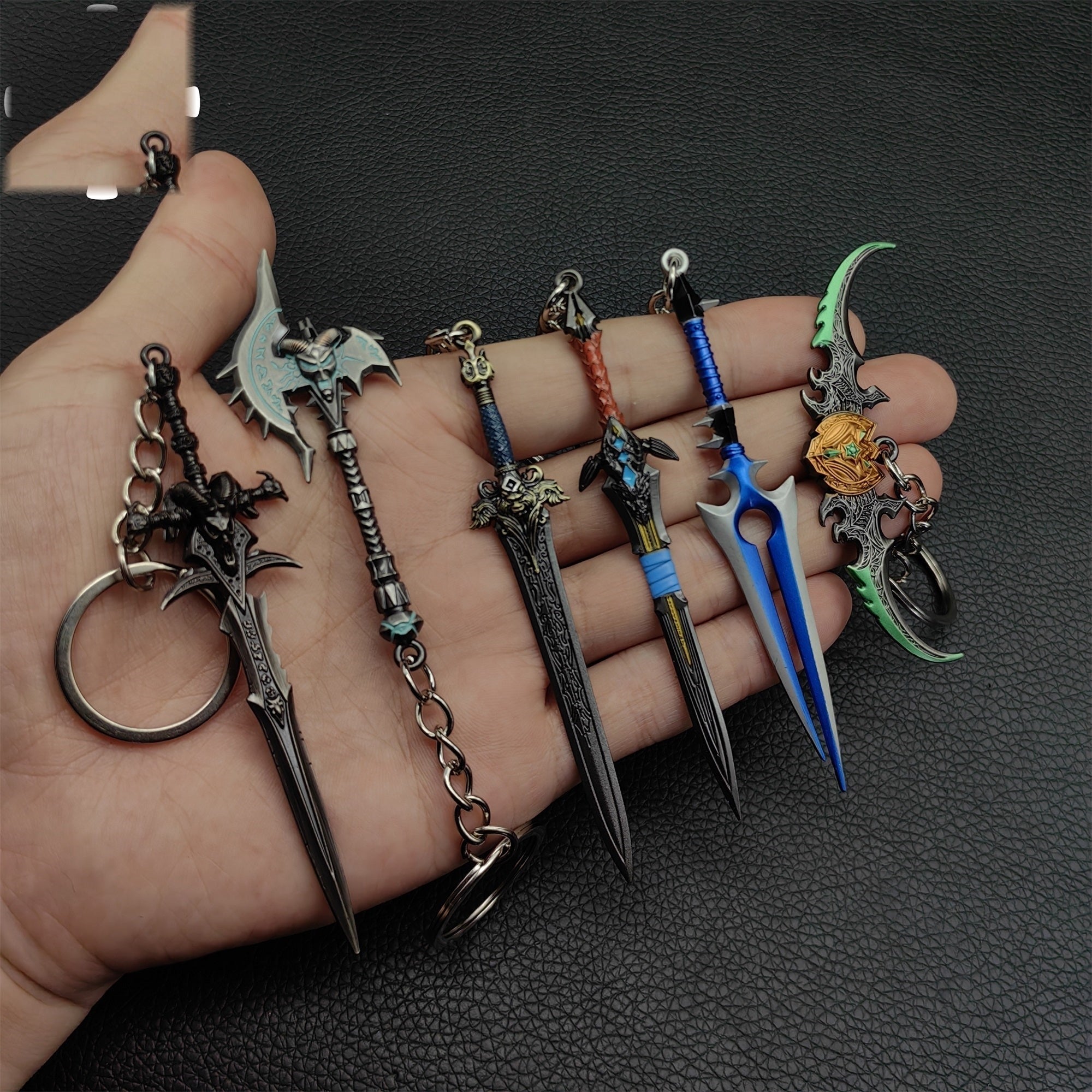 WOW Metal Mini Weapons Keychain Pendant 6 In 1 Pack